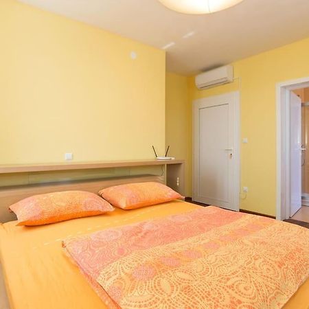 Villa Ajda - Orange Room Omisalj Exterior photo